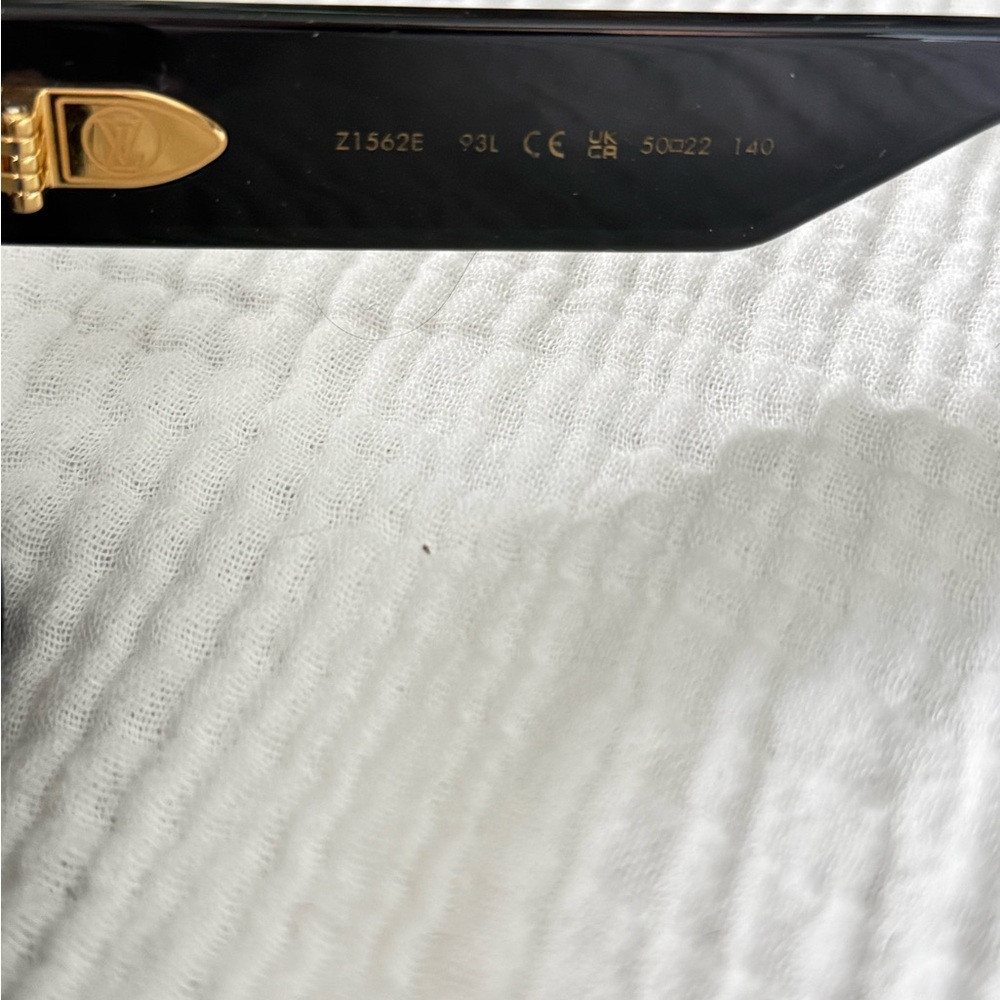 Louis Vuitton Black Sunglasses with Gold Accents - Picture 5 of 9